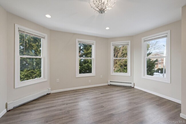 Building Photo - 264 S Ocean Ave