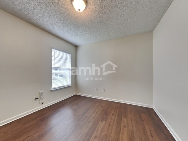 Building Photo - 1139 Ardmore St