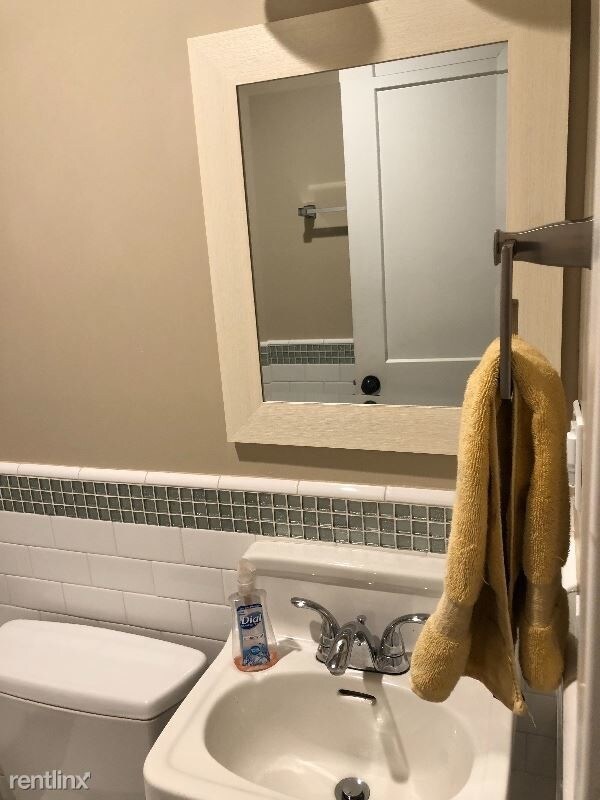 Building Photo - 1823 Michigan Ave