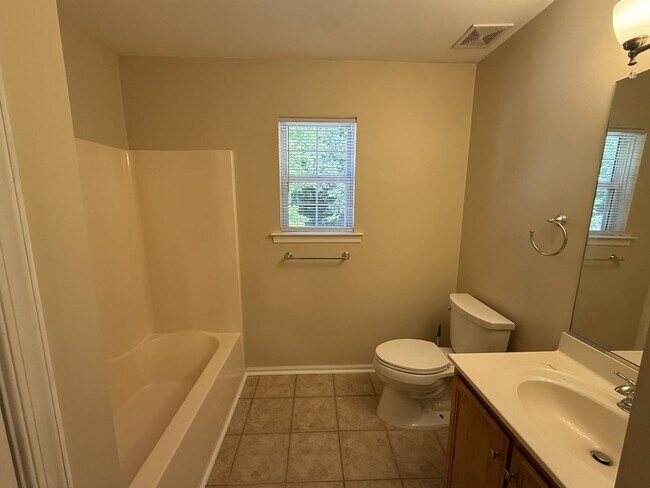 Building Photo - 221 Sherbrooke Dr