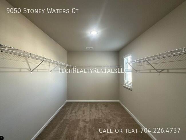 Building Photo - 9050 Stoney Waters Ct