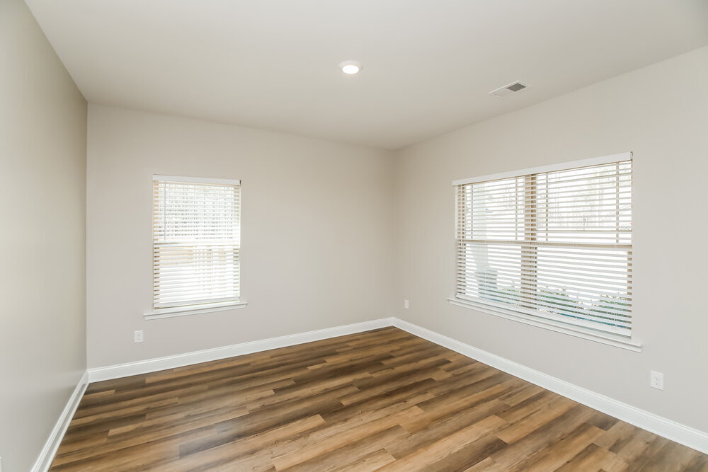 Building Photo - 250 Saddlechase Dr