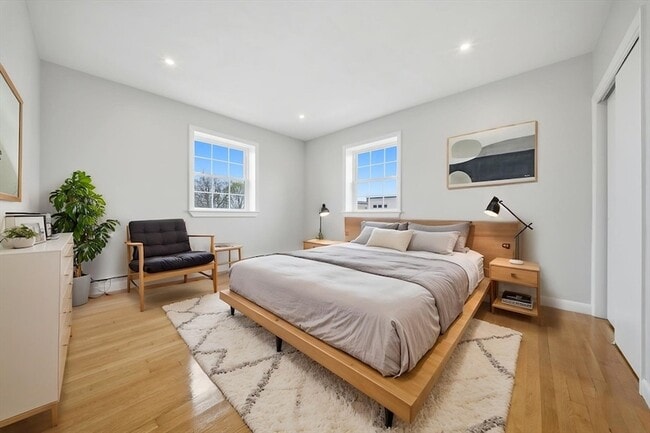 Building Photo - 11 Schubert St