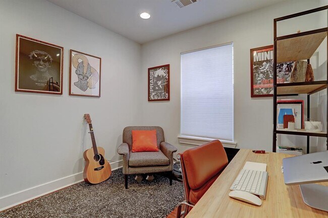 Building Photo - 1308 Ruthven St