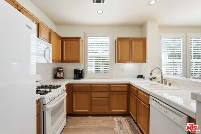 Building Photo - 27022 Victoria Ln