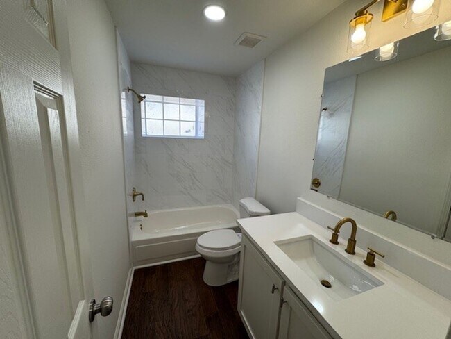 Building Photo - 2BR/1.5BA For Rent