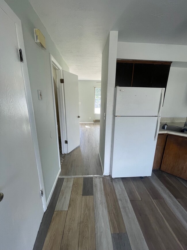 Building Photo - 660 S 200 W