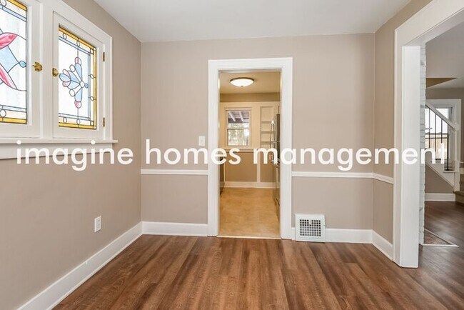 Building Photo - Remodeled Home in Solon. Pets Welcome!