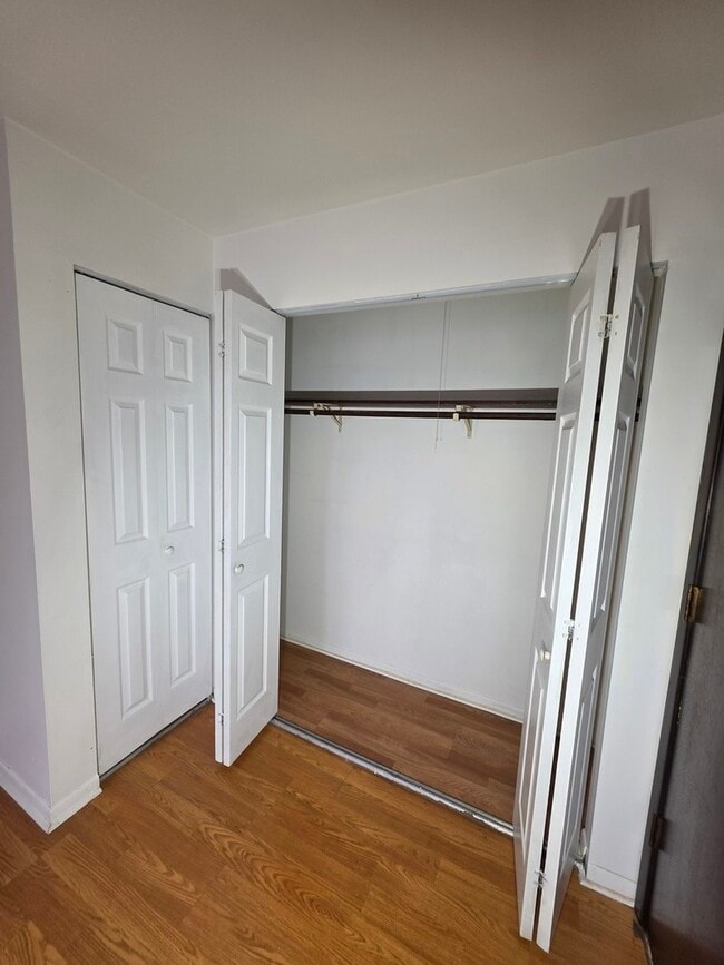 Building Photo - 336 Lathrop Ave