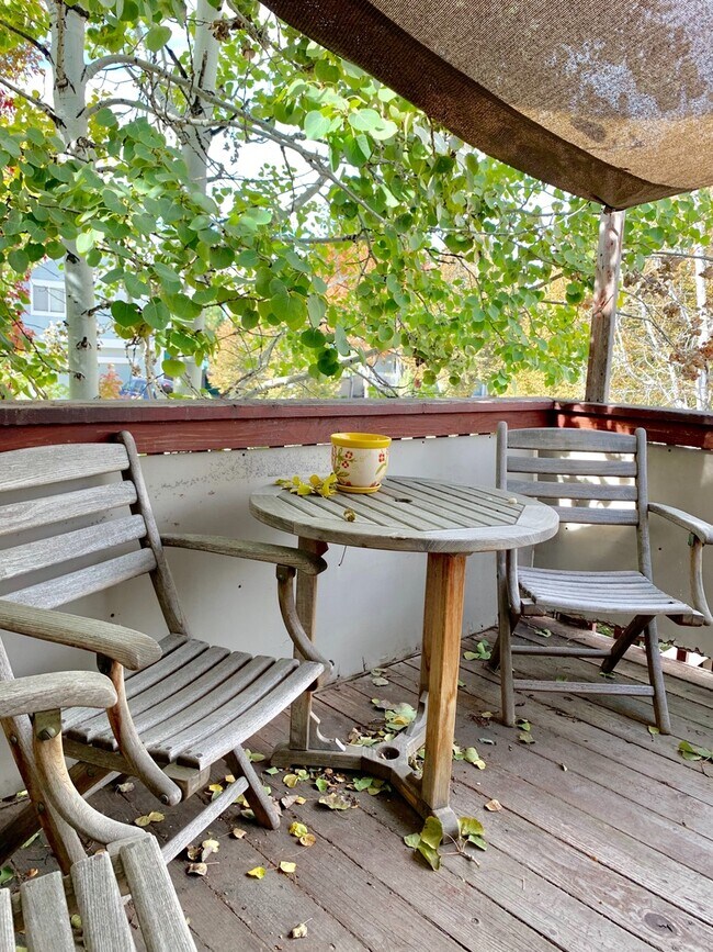 Building Photo - Spacious Rowhouse on Cul-de-sac in SW Longmont for Lease!