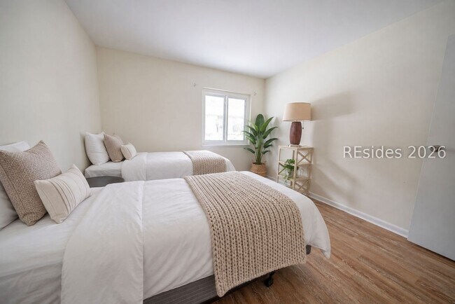 Building Photo - 141 Lamotte Dr
