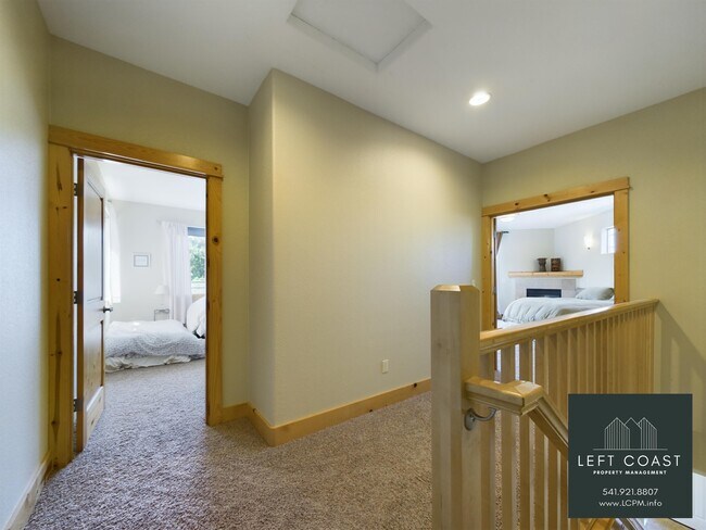 Building Photo - 798 SE 37th Ct