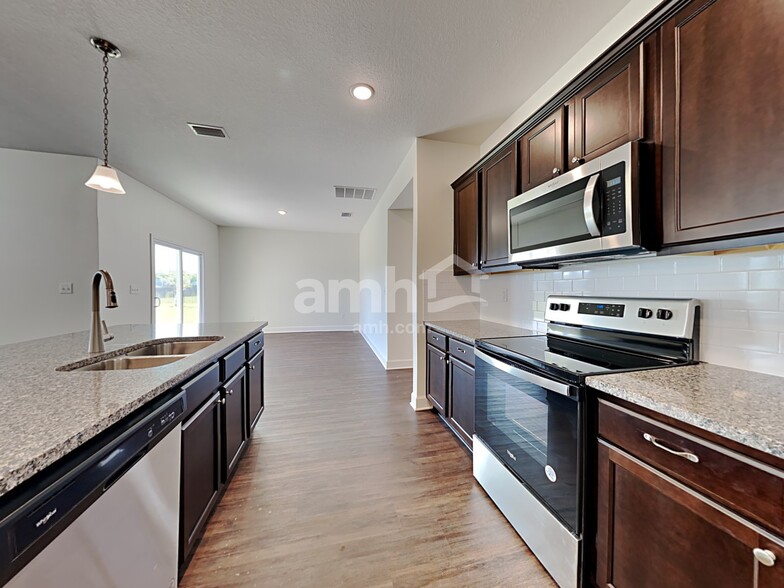 Building Photo - 80 Carlitos Wy