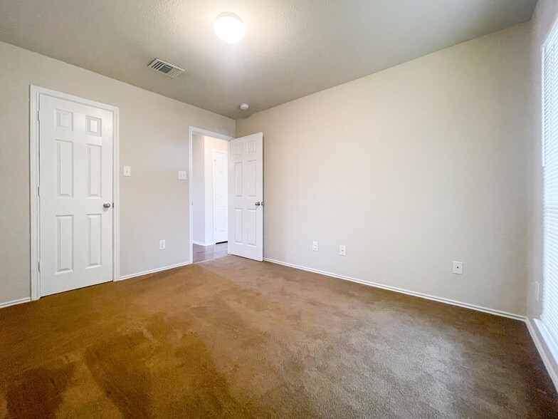 Building Photo - 6617 Cascade Dr