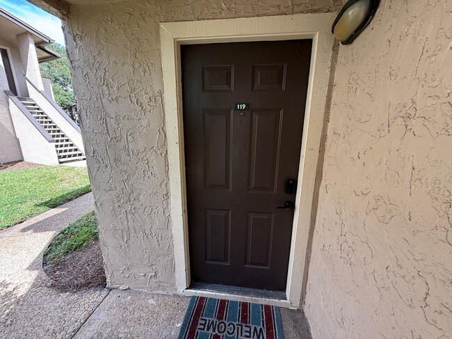 Building Photo - Adorable 1 Bed 1 Bath Winter Park Condo