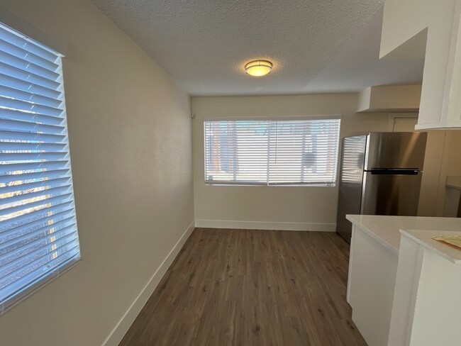 Building Photo - 1304 Rexford Pl