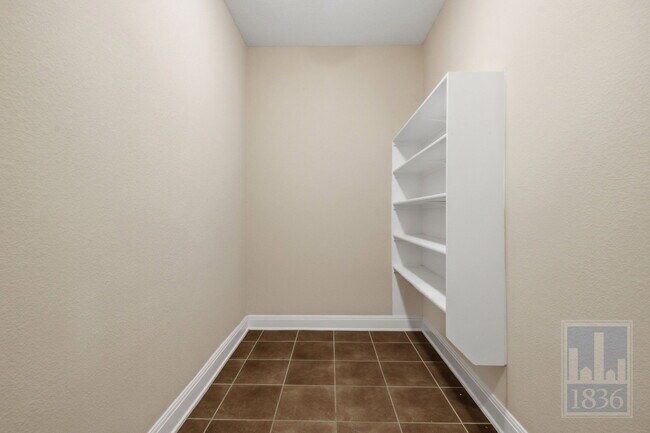 Building Photo - 4906 Madrid Dr