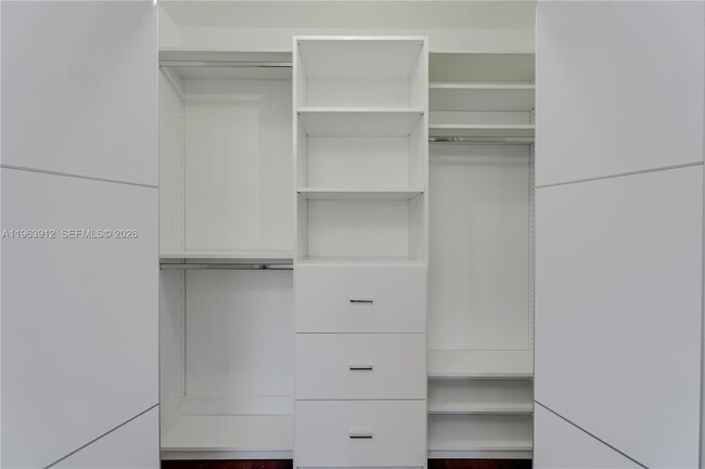 Building Photo - 7044 NW 115th Ct