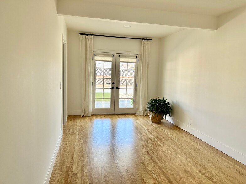 Building Photo - 4565 Estrella Ave