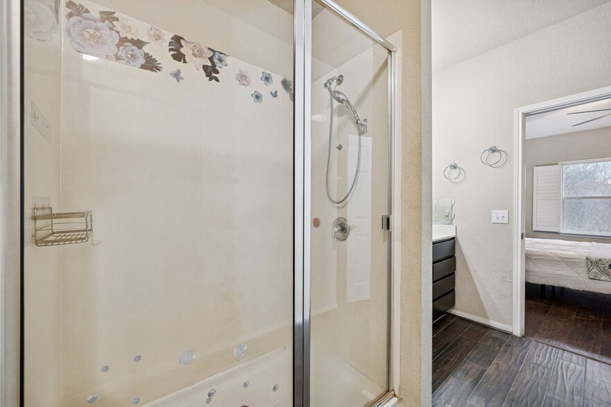 Building Photo - 3204 Ortman Dr