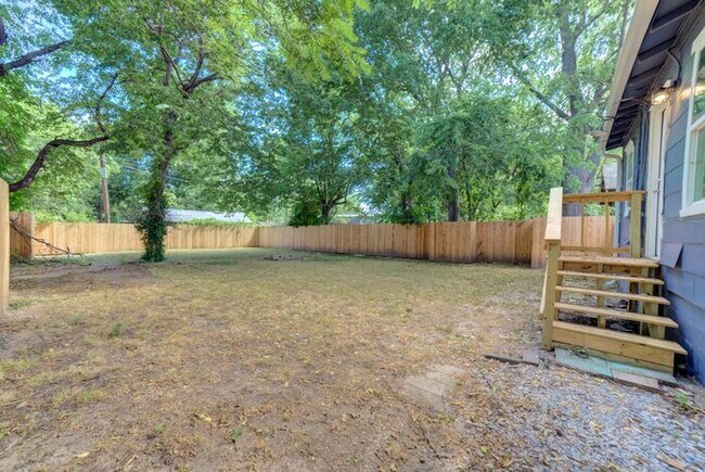 Building Photo - Charming Craftsman 3/1 Home Next To TU!
