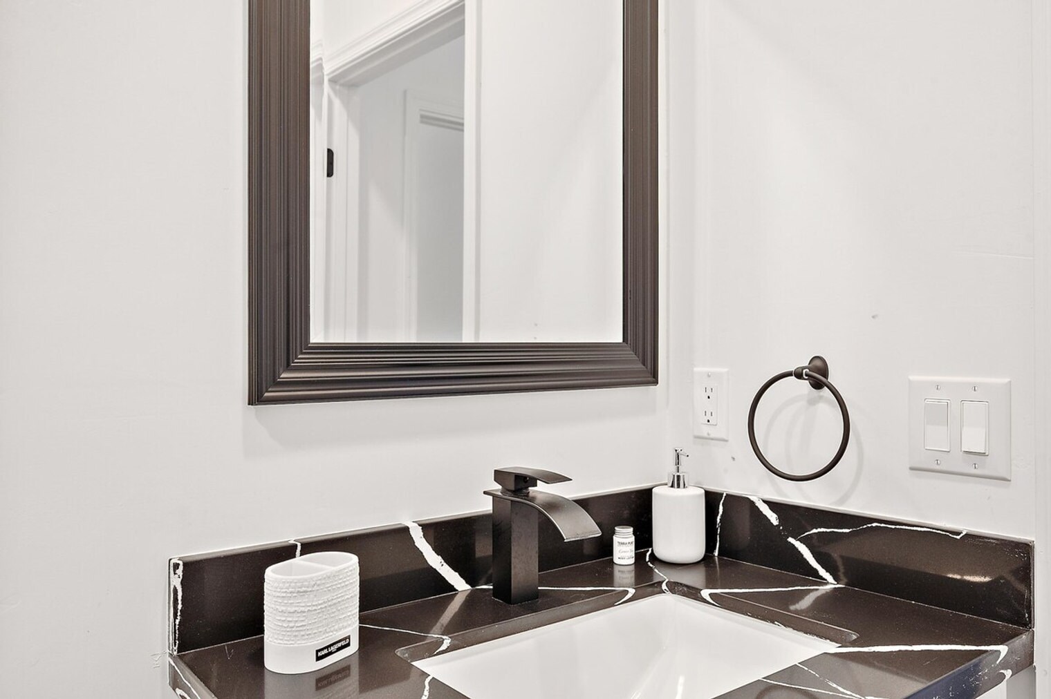 Building Photo - 5233 N 23rd Ave