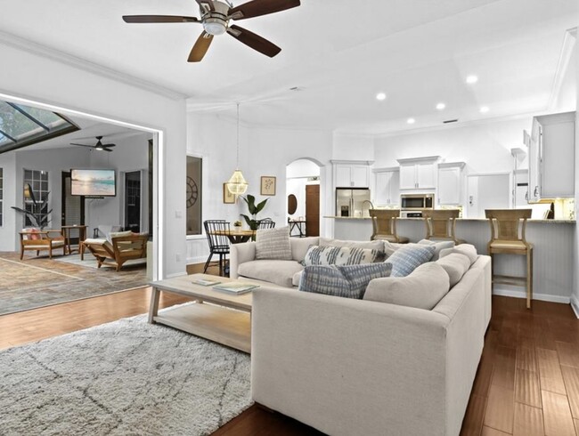 Building Photo - 6839 Turnberry Isle Ct