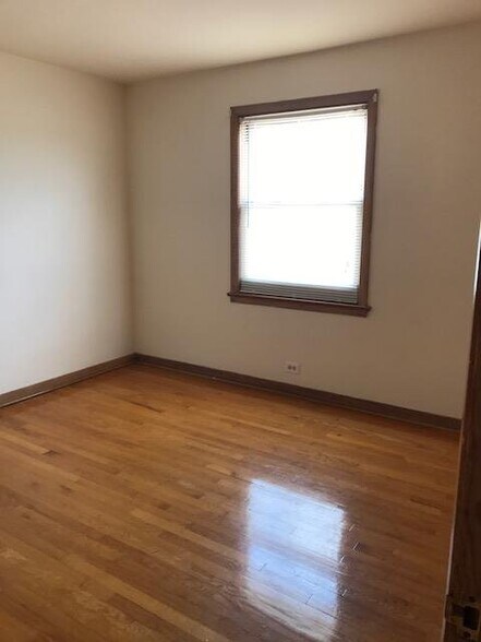 Building Photo - 4625 Davis St