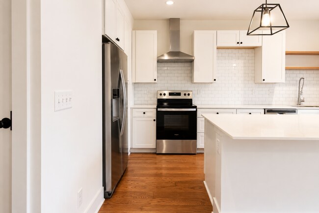 Building Photo - 4-Bedroom Home Steps from the Pool | Close to TTU & Downtown Cookeville