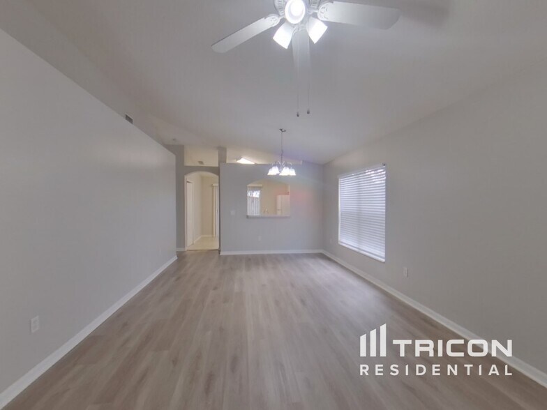 Building Photo - 10435 Blackmore Dr