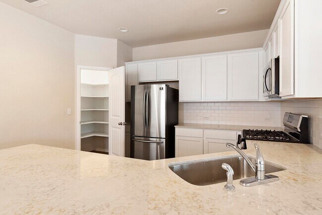 Building Photo - Gorgeous 4-bedroom home!