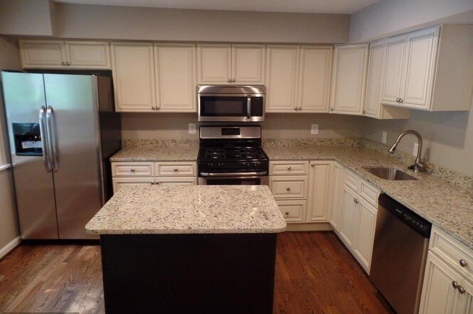 Building Photo - 884 New Mark Esplanade