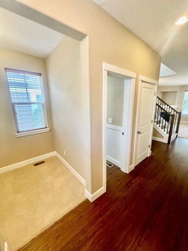 Building Photo - Well Appointed, Open Floor Plan 3-bedroom, 2.5-bathroom home in Beaverton