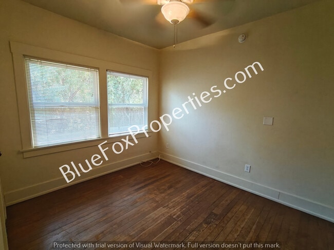 Building Photo - 827 E Helen St