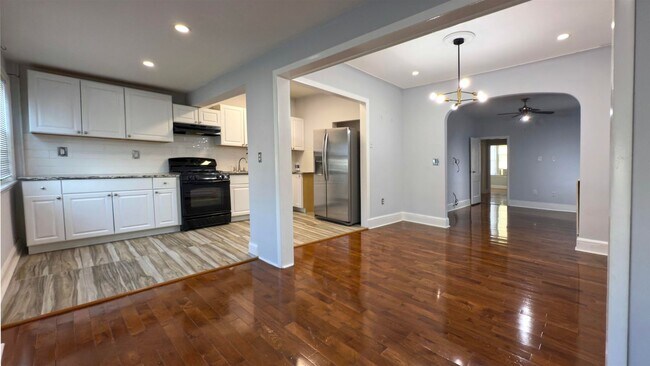 Primary Photo - 273 Woodlawn Ave