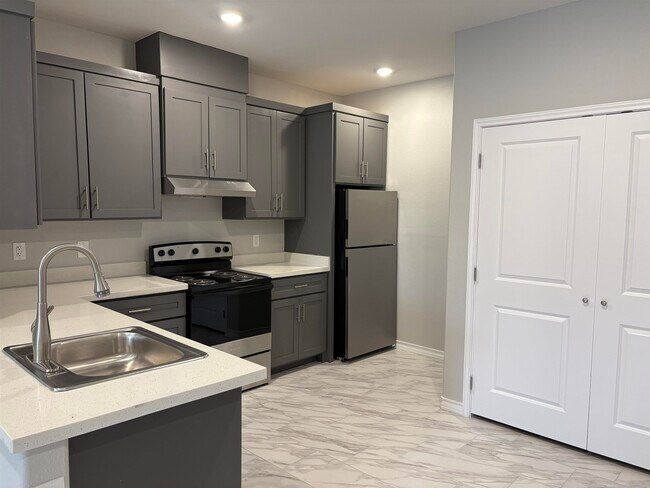 Building Photo - 3616 McDonell Ave