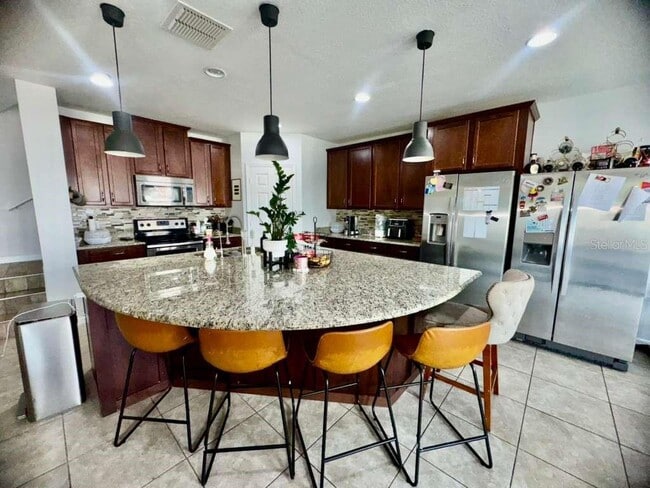 Building Photo - 2625 Waterline St