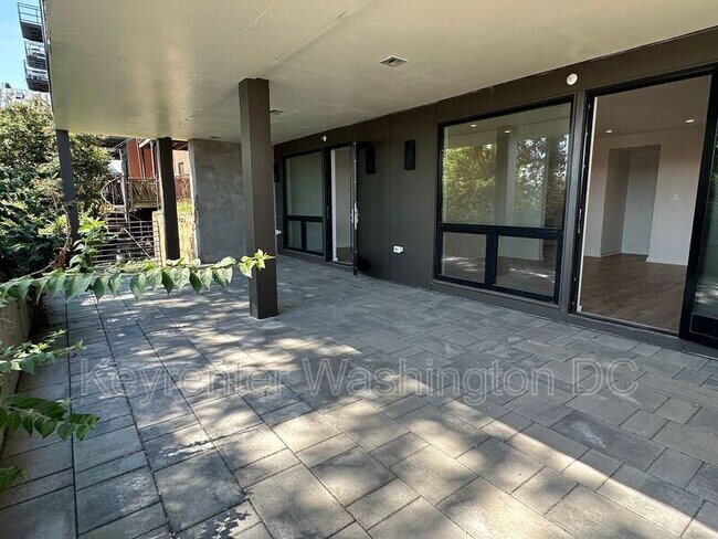 Building Photo - 1460 Belmont St NW