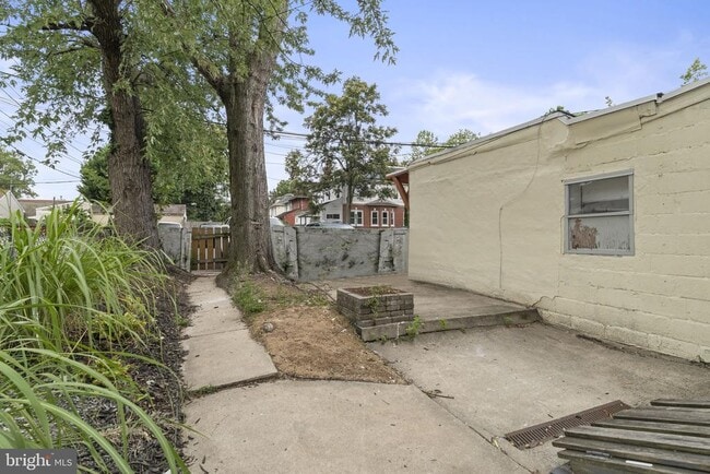 Building Photo - 614 Station Ave