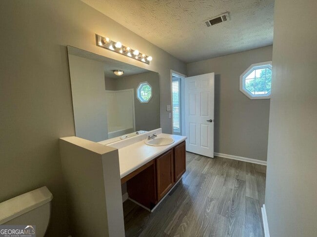 Building Photo - 2077 Patterson Park Pl