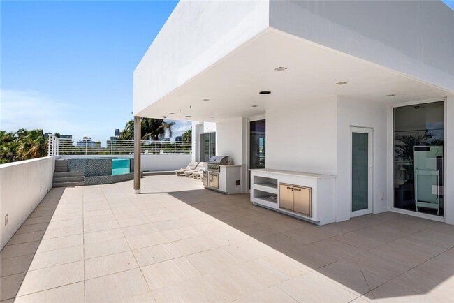 Building Photo - 500 Isle of Capri Dr