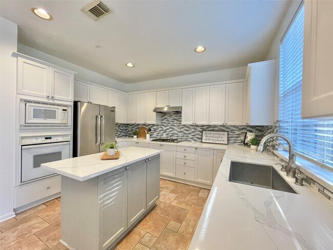 Building Photo - 11 Dalea Pl