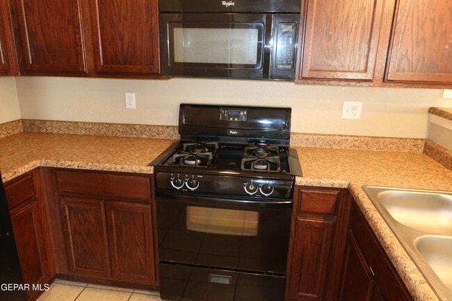 Building Photo - 14217 Otter Point Ct