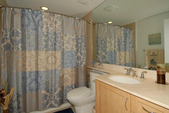 Building Photo - 2821 N Ocean Blvd