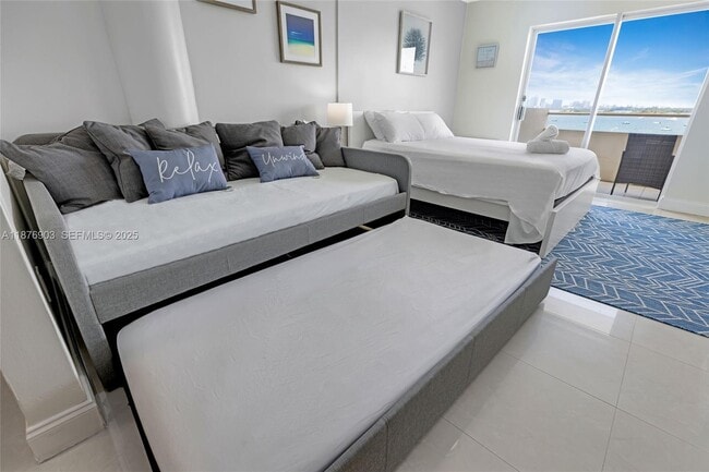 Building Photo - 7904 West Dr