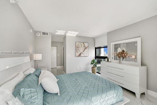 Building Photo - 20515 E Country Club Dr