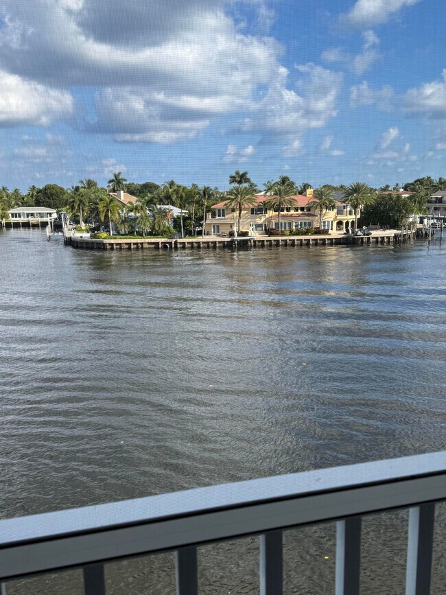 Building Photo - 650 Snug Harbor Dr