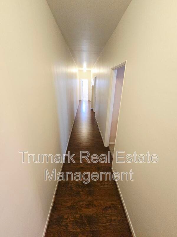 Building Photo - 4315 Avocado St