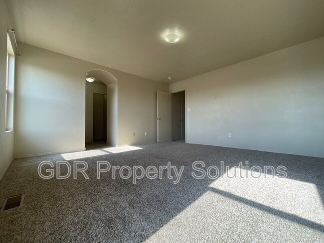 Building Photo - 716 Mesa Del Rio St NW