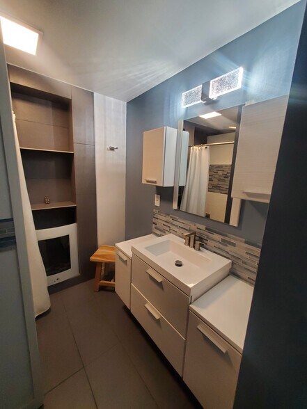 Building Photo - 7307 N Hamilton St